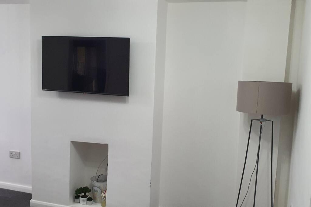 Exquisite And Modern 2 Bed Maisonette Harmondsworth Eksteriør bilde