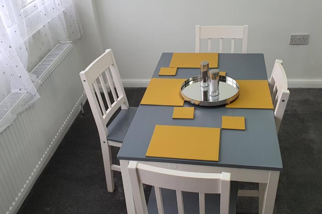 Exquisite And Modern 2 Bed Maisonette Harmondsworth Eksteriør bilde