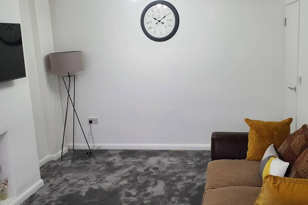 Exquisite And Modern 2 Bed Maisonette Harmondsworth Eksteriør bilde