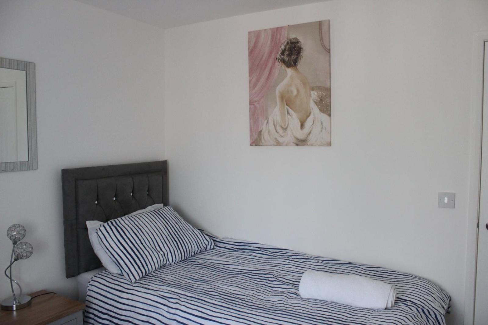 Exquisite And Modern 2 Bed Maisonette Harmondsworth Eksteriør bilde