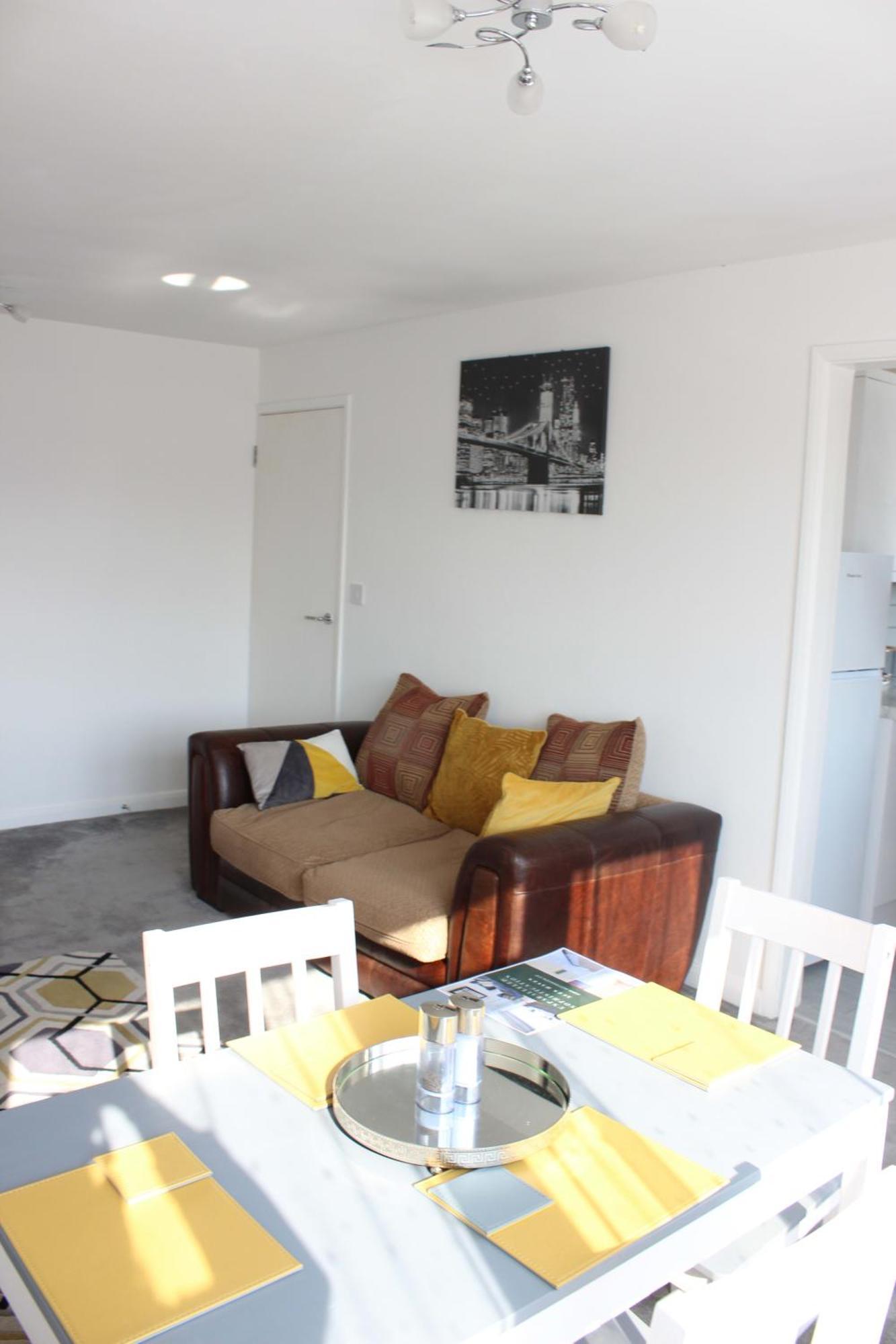 Exquisite And Modern 2 Bed Maisonette Harmondsworth Eksteriør bilde