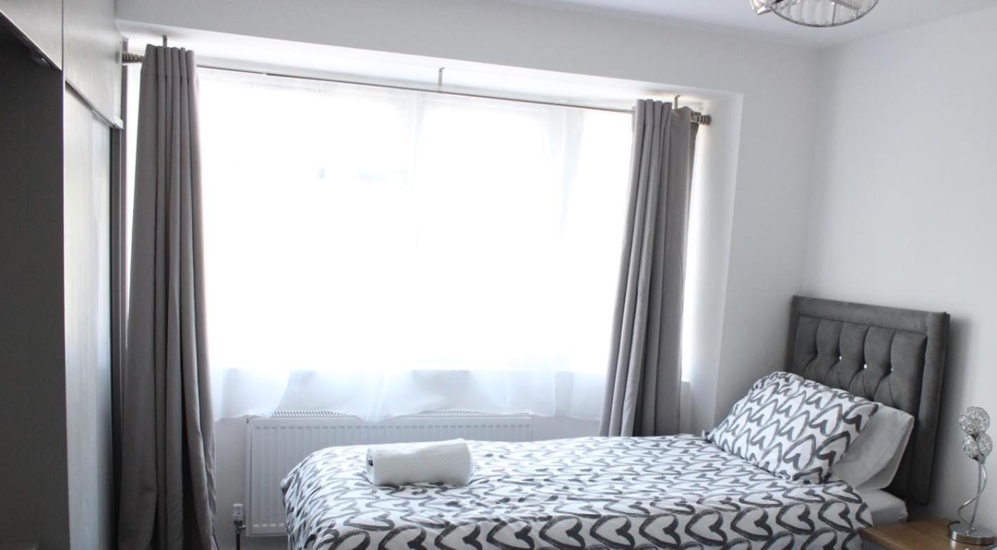 Exquisite And Modern 2 Bed Maisonette Harmondsworth Eksteriør bilde